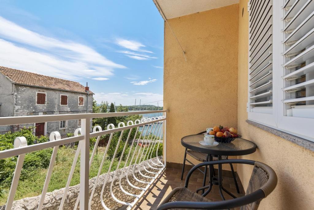 Apartments Tara, Sibenik - Mandalina מראה חיצוני תמונה